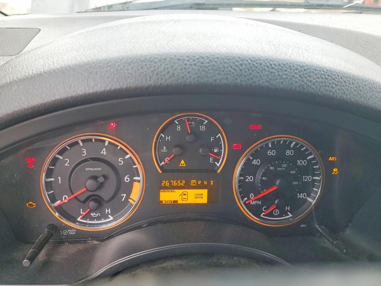 2012 Nissan Armada sv