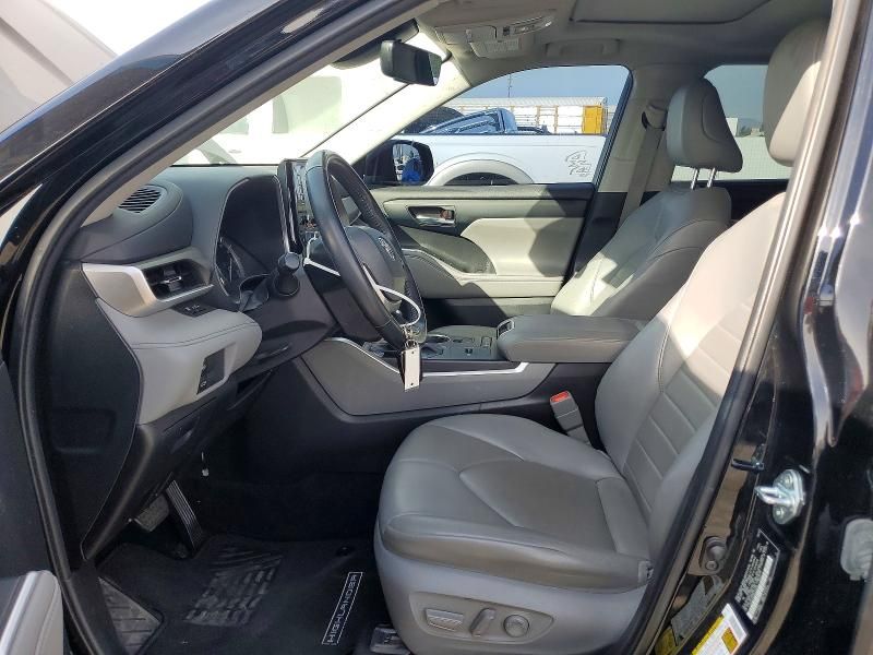 2022 Toyota Highlander xle