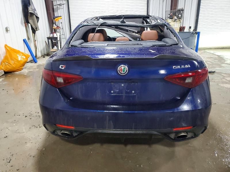 2018 Alfa Romeo Giulia ti Q4