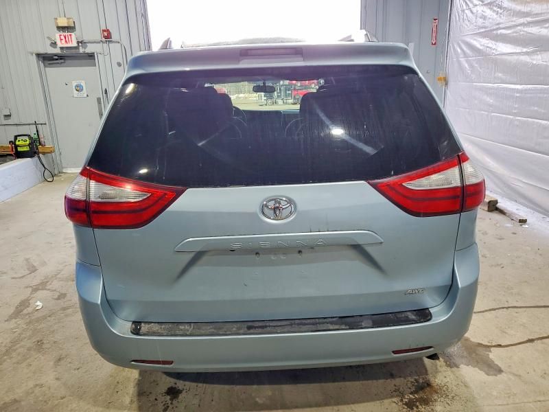 2017 Toyota Sienna le