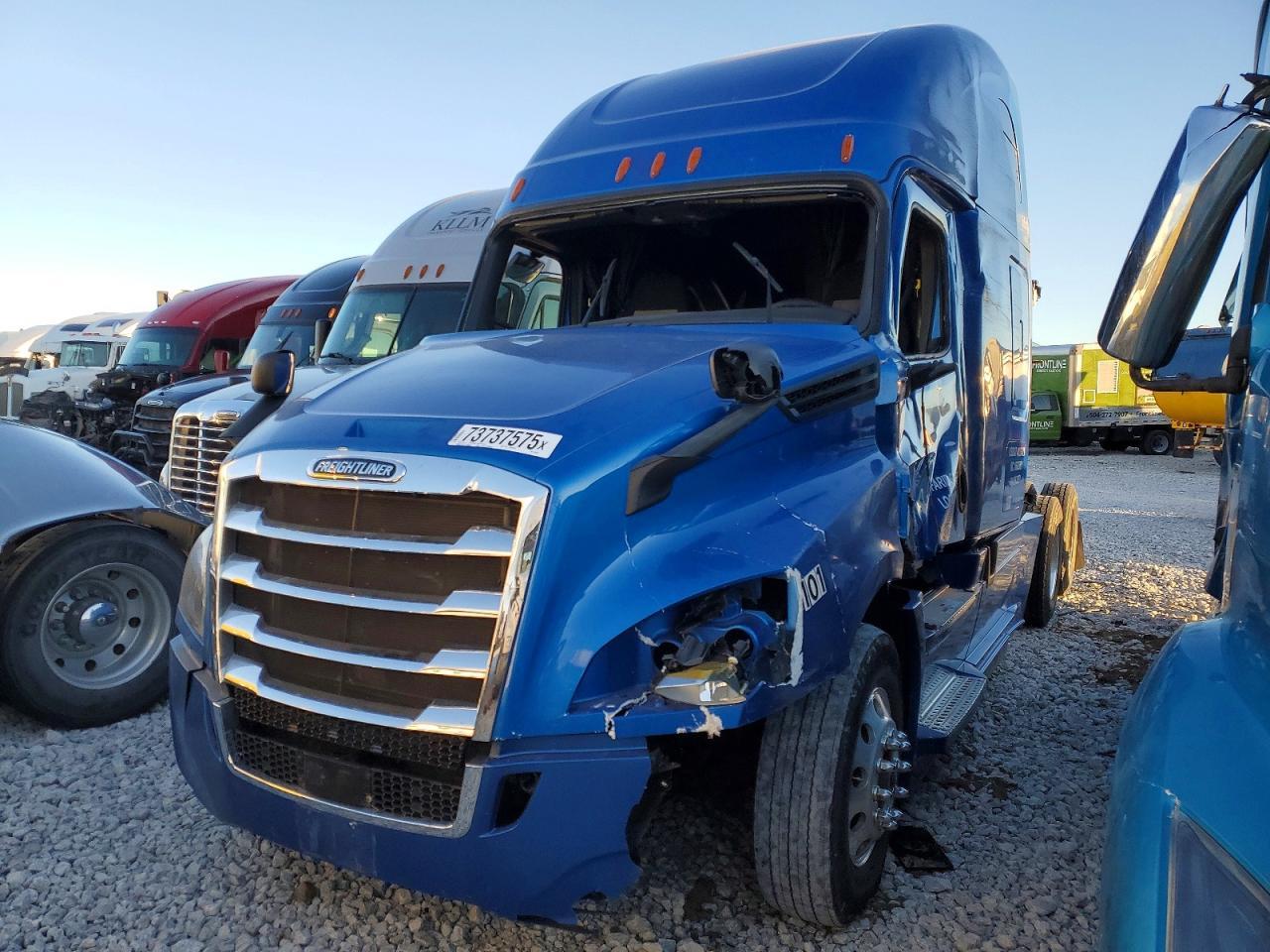 2019 Freigliner 2019 Freightliner Cascadia 126 Semi Truck