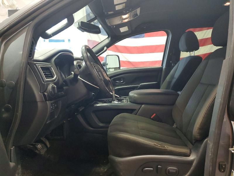 2018 Nissan Titan sv