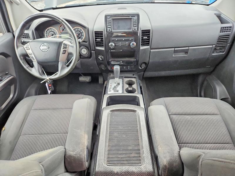 2015 Nissan Titan SV