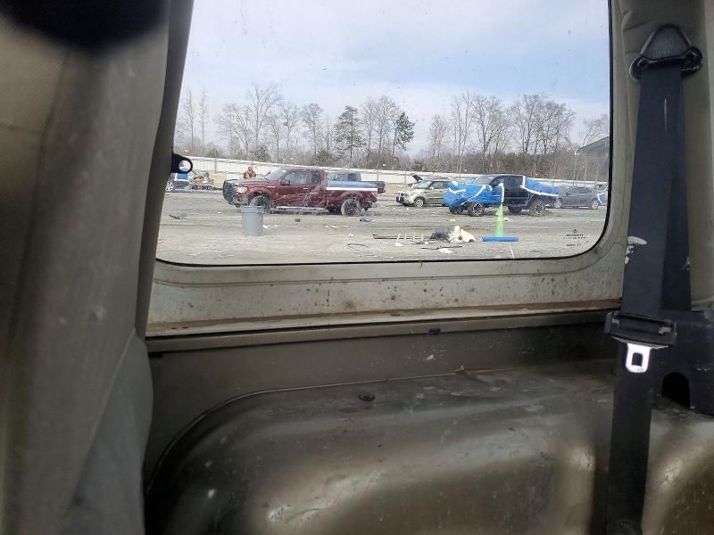 2003 Jeep Wrangler / tj Sahara