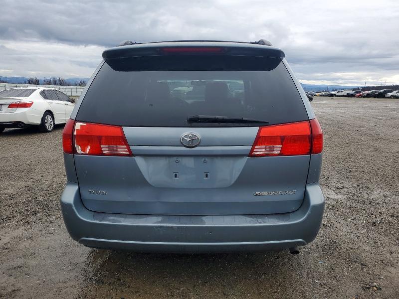 2004 Toyota Sienna xle 7-passenger