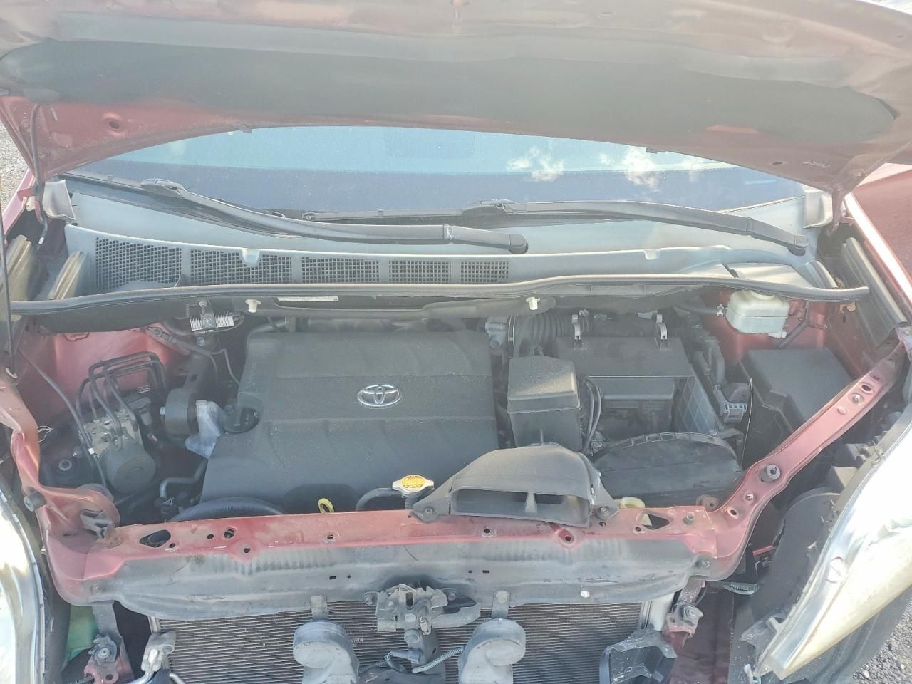 2013 Toyota Sienna le