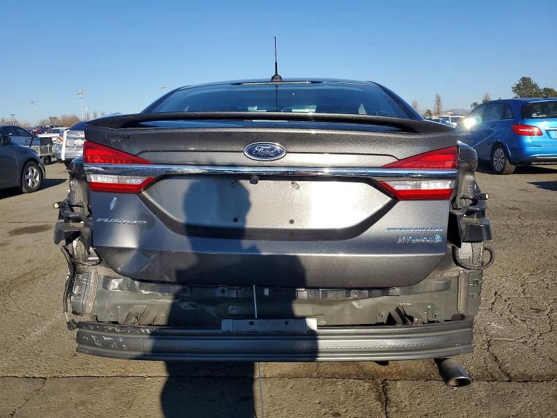 2018 Ford Fusion Titanium/platinum hev