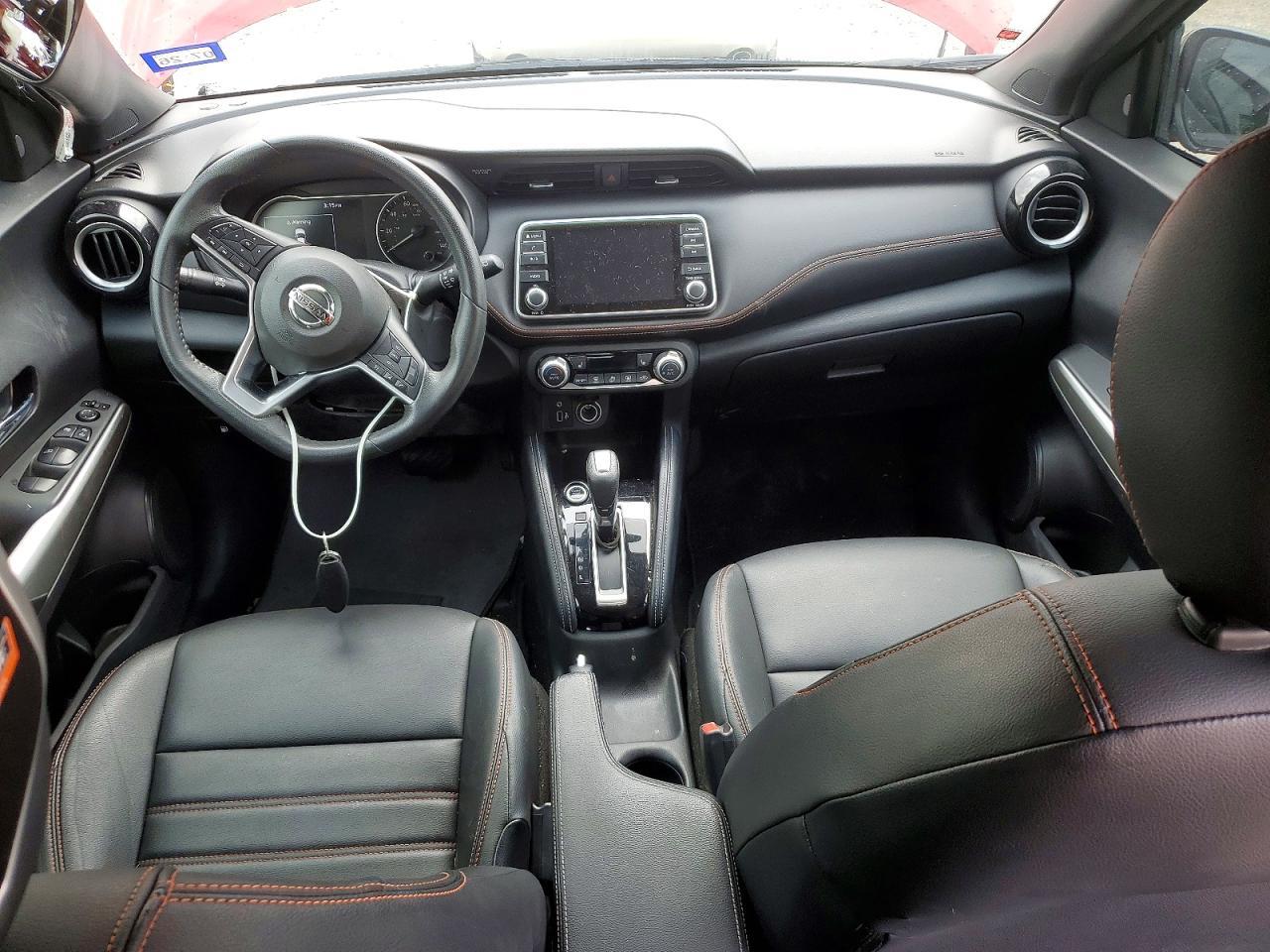2020 Nissan Kicks sr