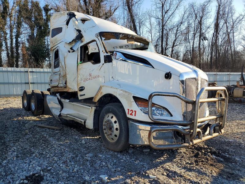 2025 Kenworth T680 Semi Truck
