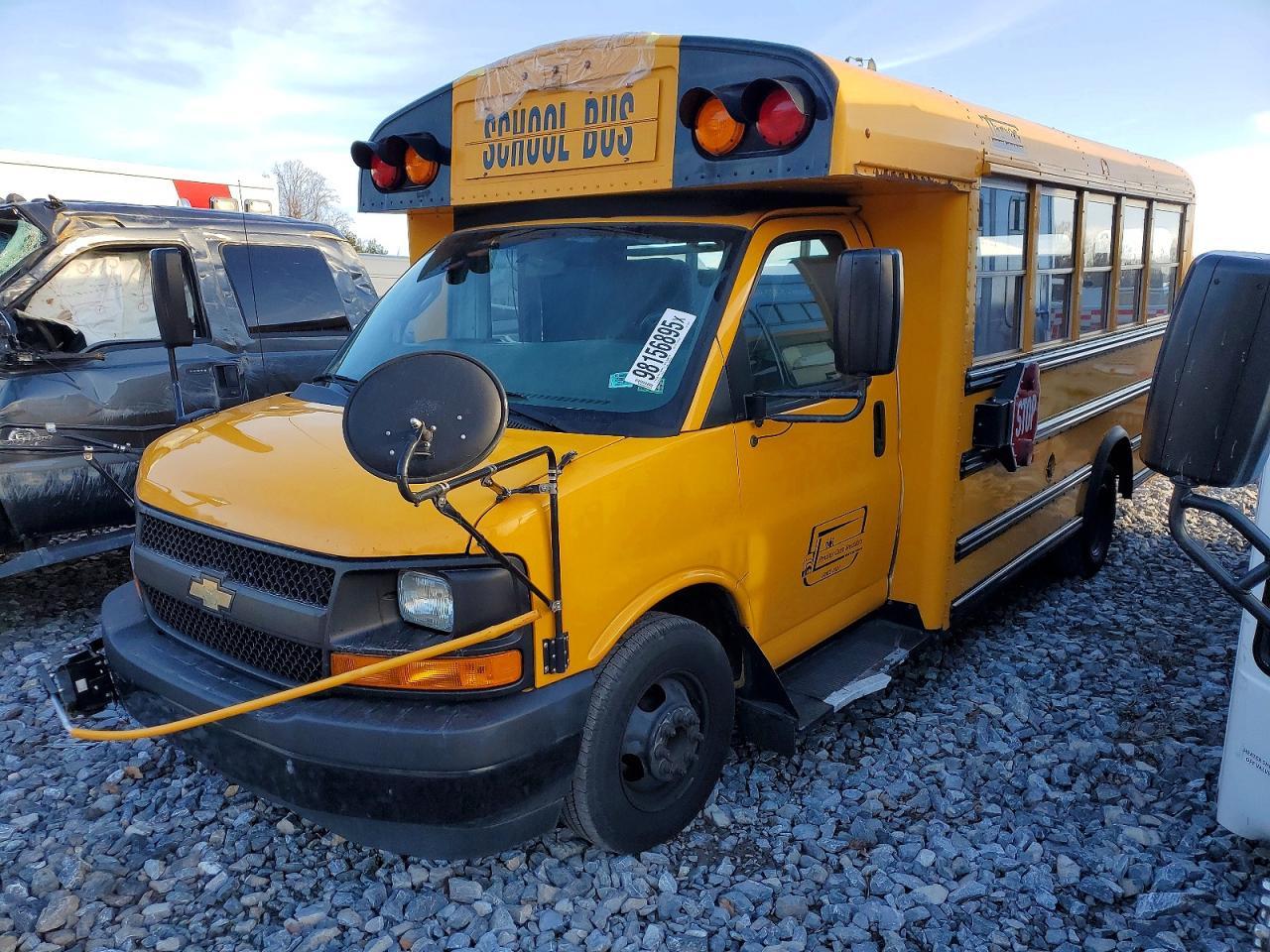2017 Chev Express G4500