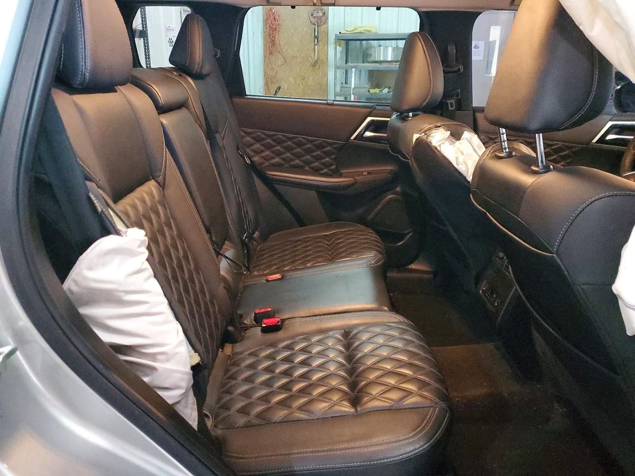 2023 Mitsubishi Outlander sel