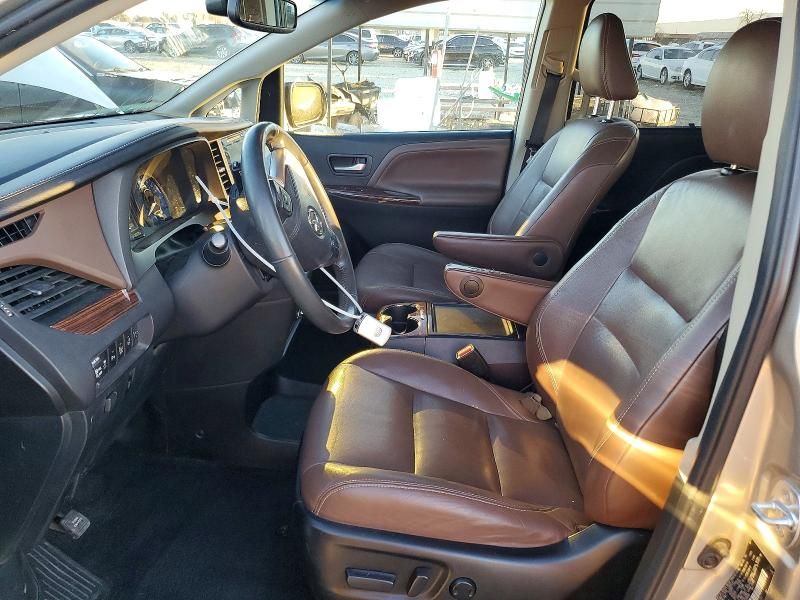 2015 Toyota Sienna