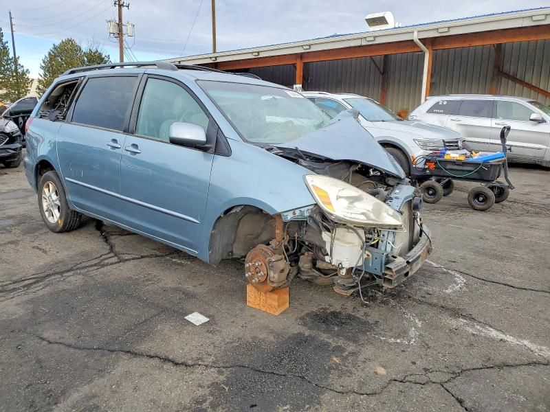 2005 Toyota Sienna xle