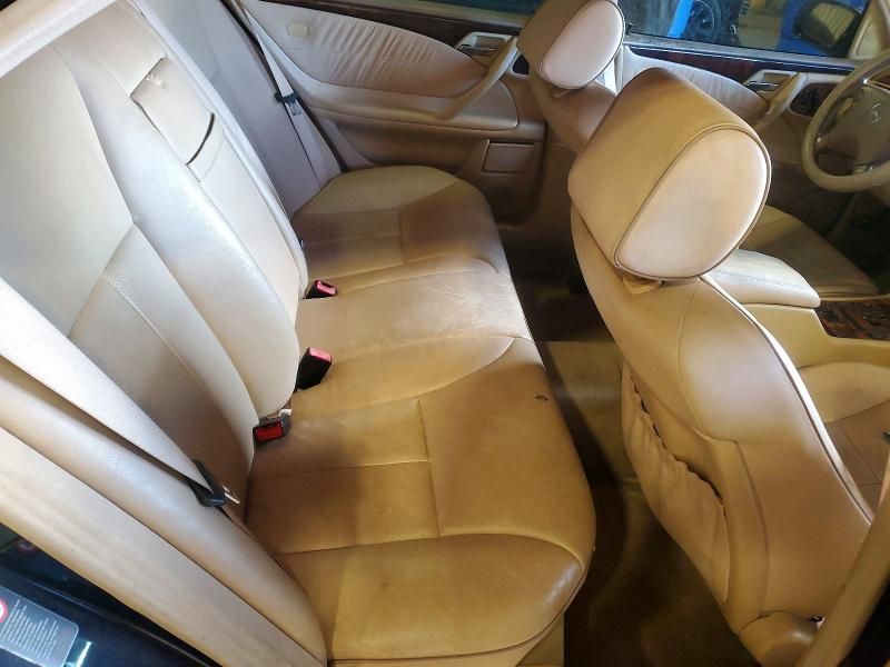 2002 Mercedes-Benz E 320