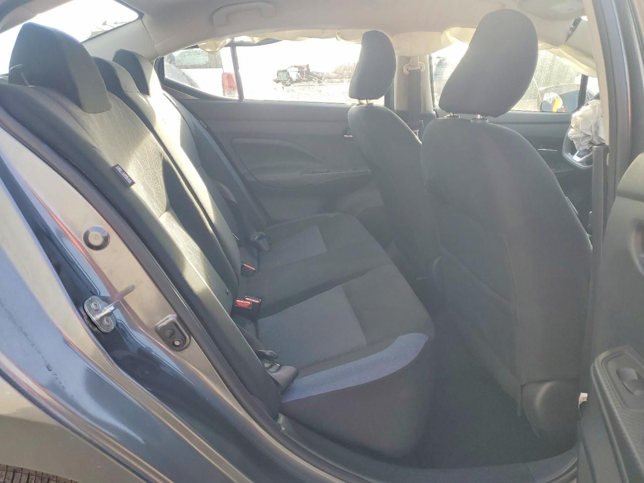 2025 Nissan Versa sv