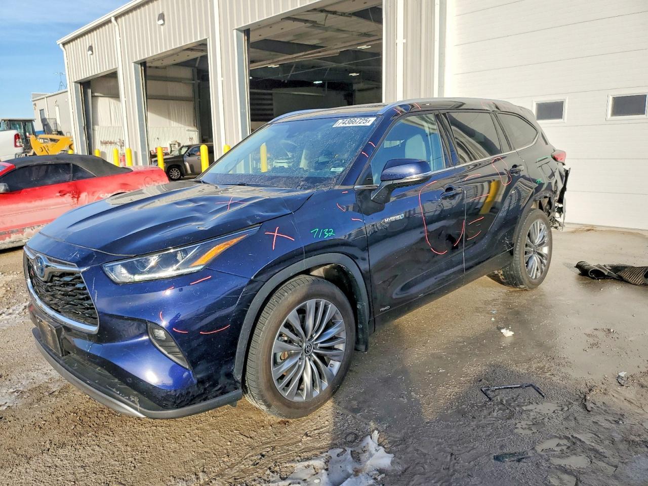 2021 Toyota Highlander Hybrid Platinum