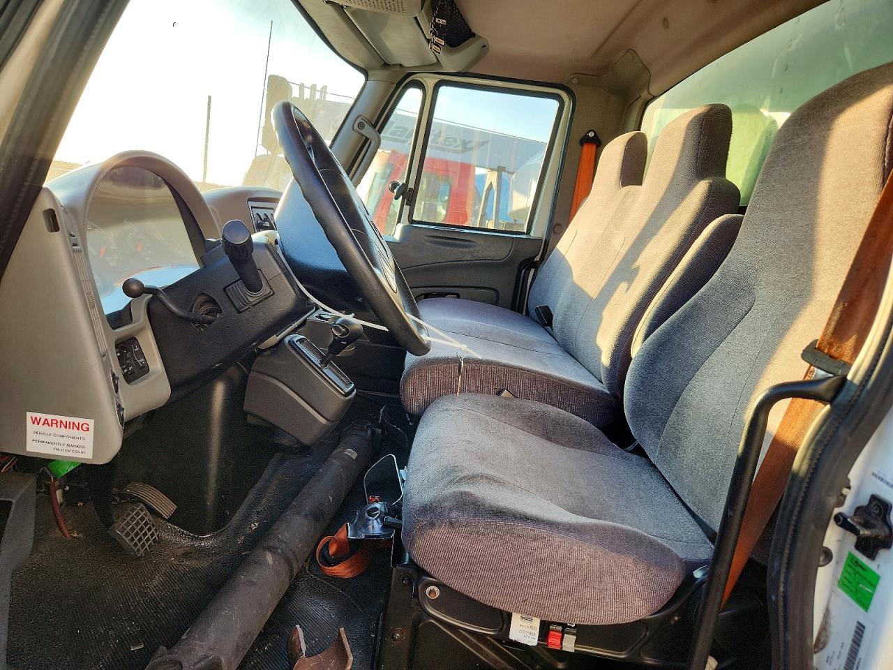 2018 International 4300 BOX Truck