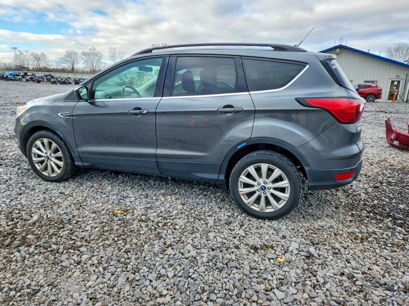 2019 Ford Escape sel
