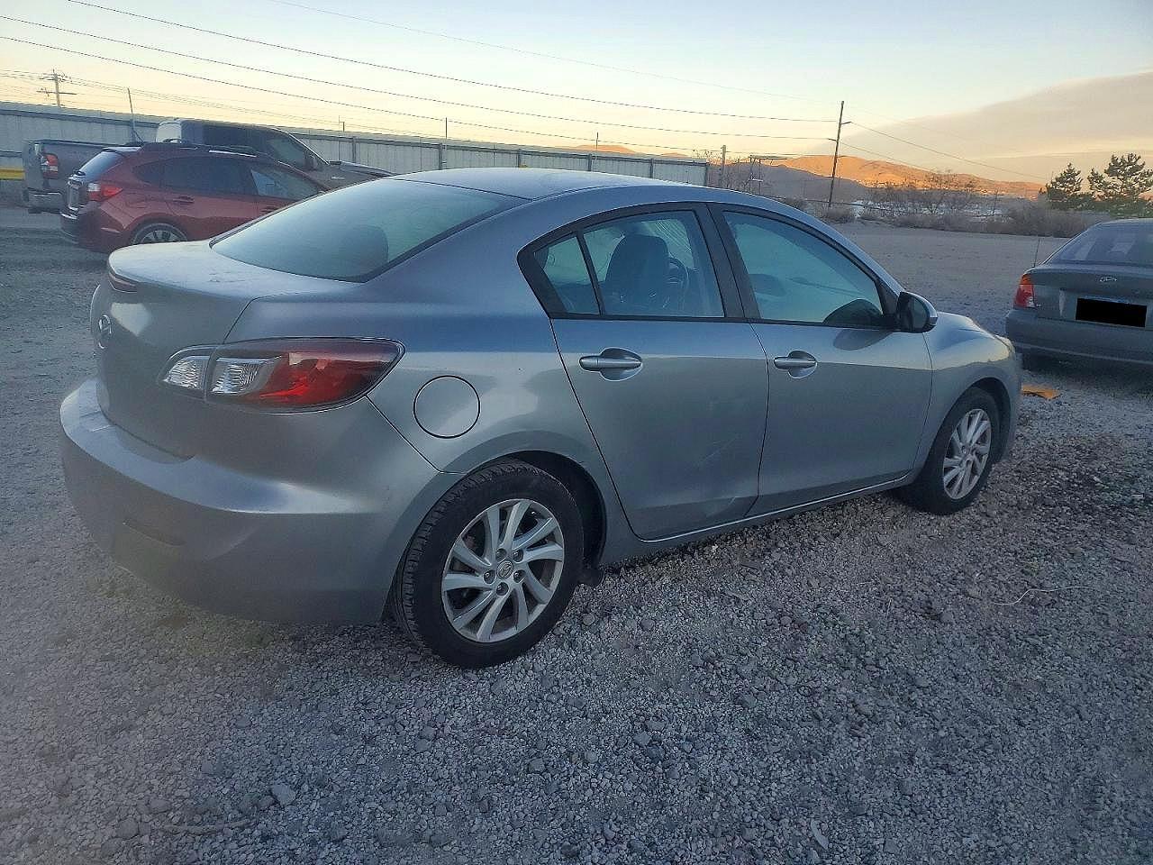 2012 Mazda 3 I