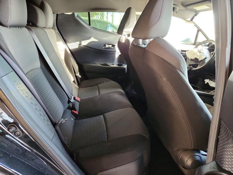 2021 Toyota C-hr xle