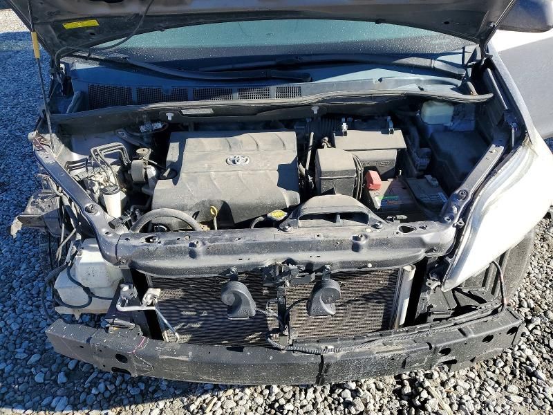 2015 Toyota Sienna le