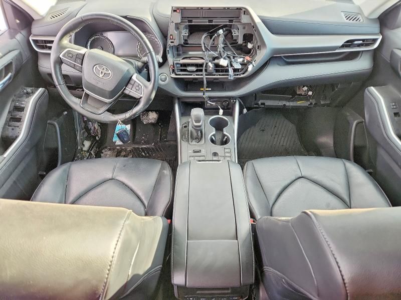 2023 Toyota Highlander l