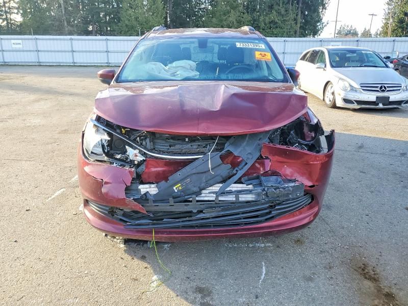 2020 Chrysler Voyager lxi