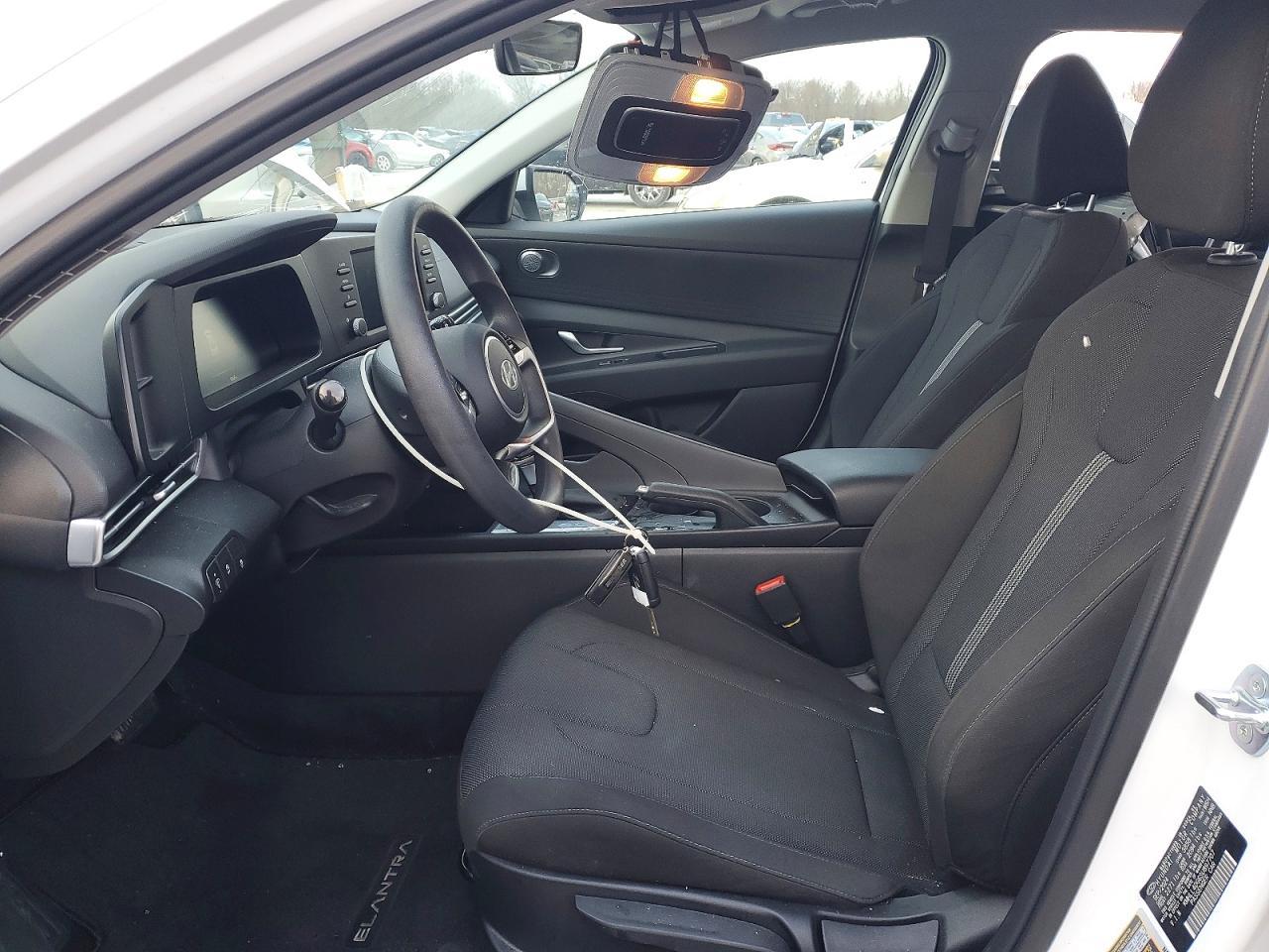 2025 Hyundai Elantra se