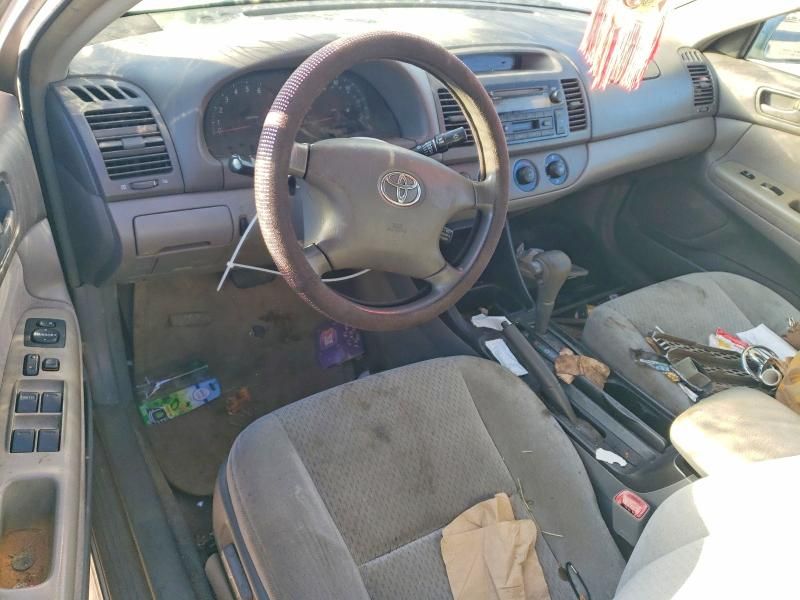 2004 Toyota Camry le