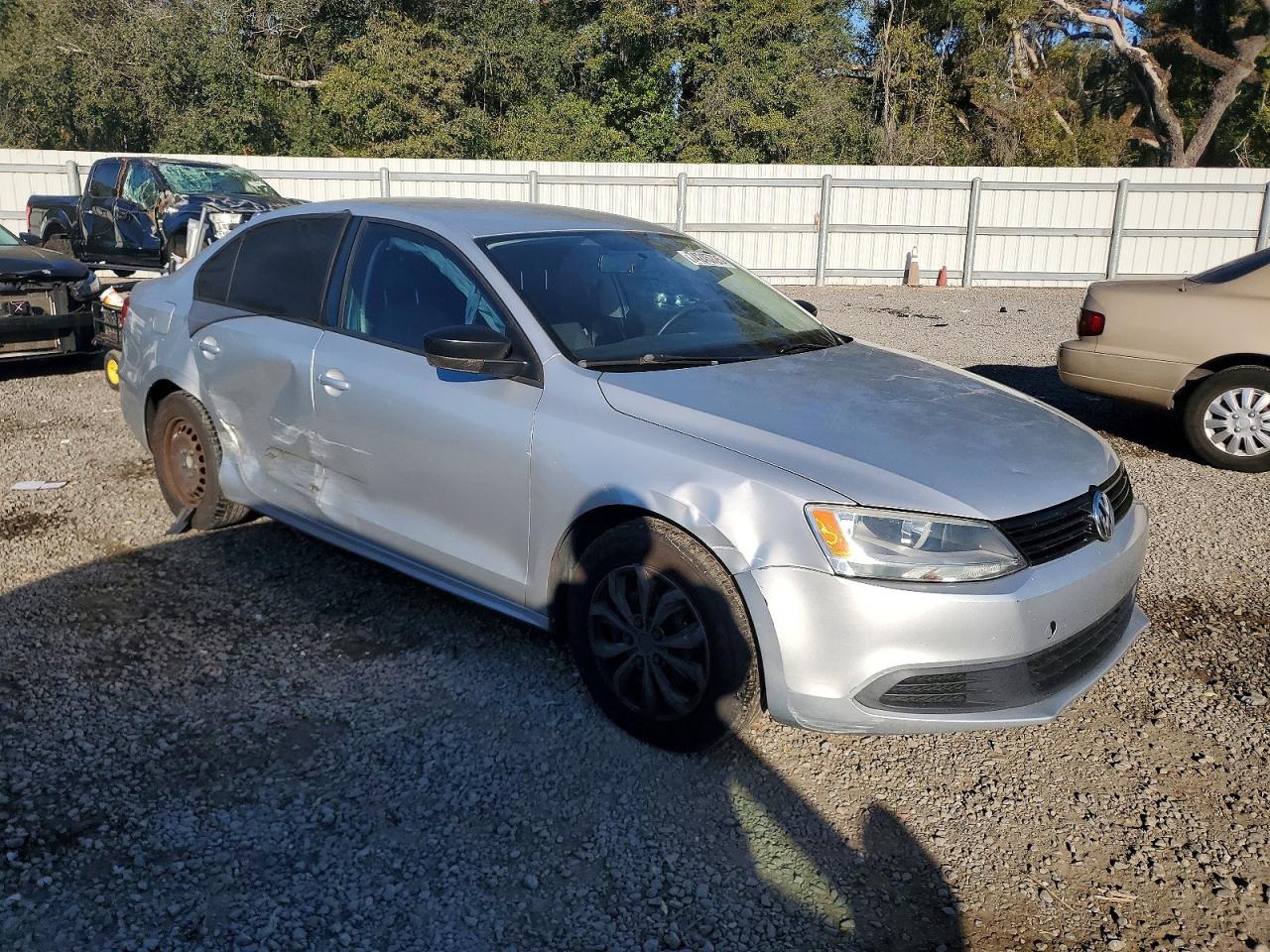 2013 Volkswagen Jetta Base