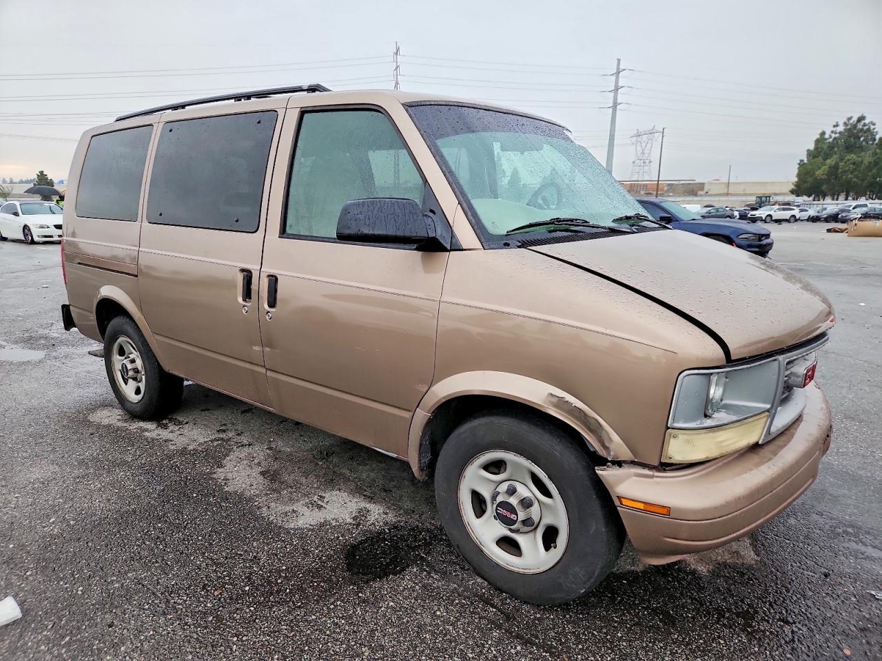 2005 GMC Safari XT