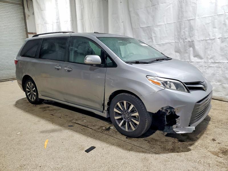 2018 Toyota Sienna xle