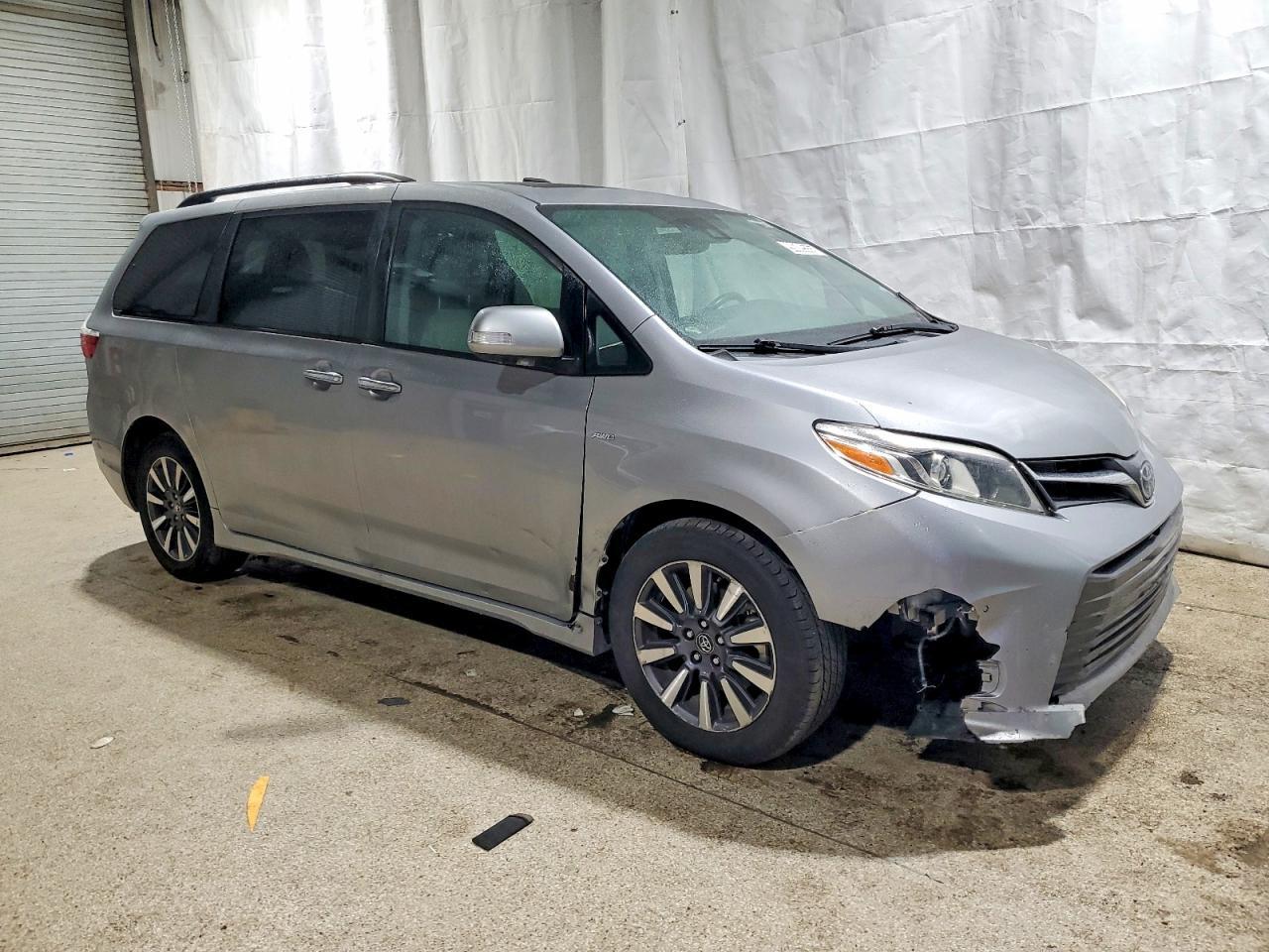 2018 Toyota Sienna xle