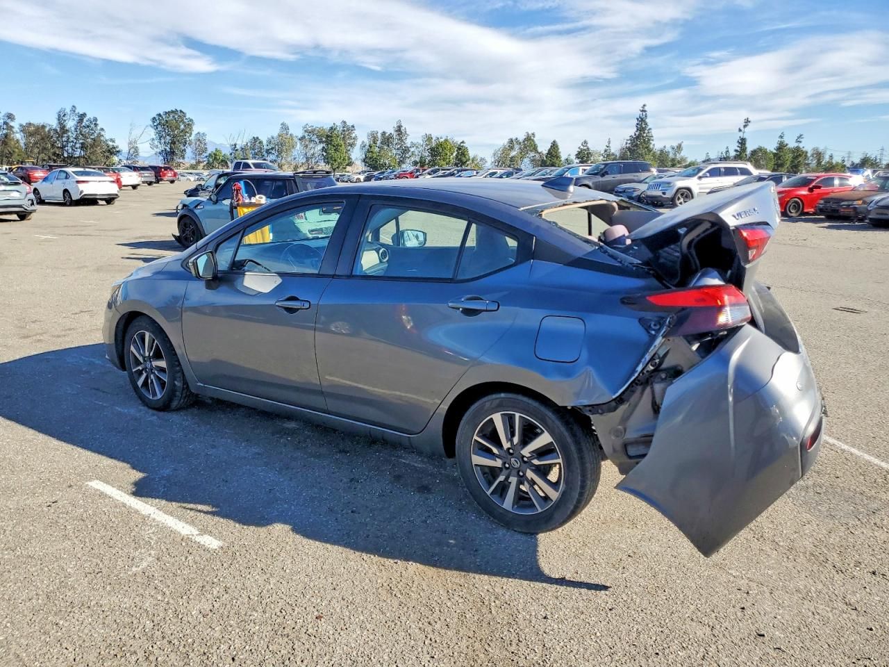 2021 Nissan Versa sv