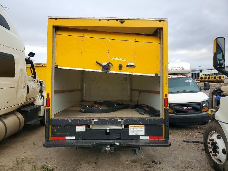 2022 GMC Savana Cut-box Truck