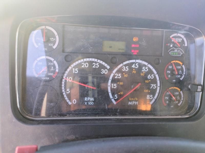 2016 Freightliner Business Class M2 Flatbed Truck