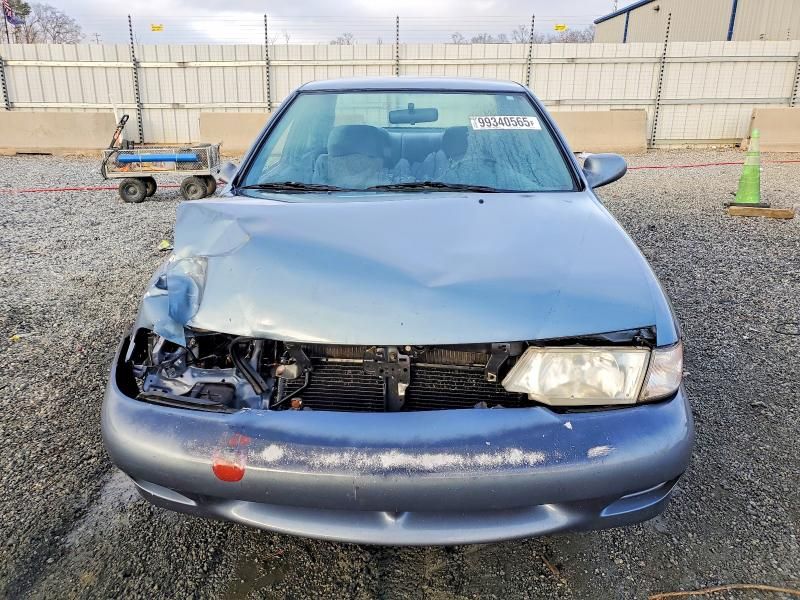 1999 Nissan Sentra Base