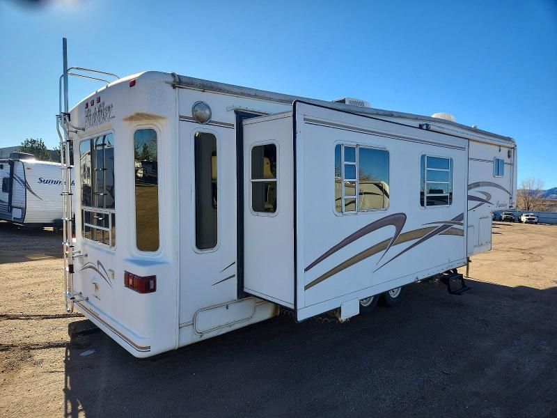 2001 Nuwa Hitchhiker