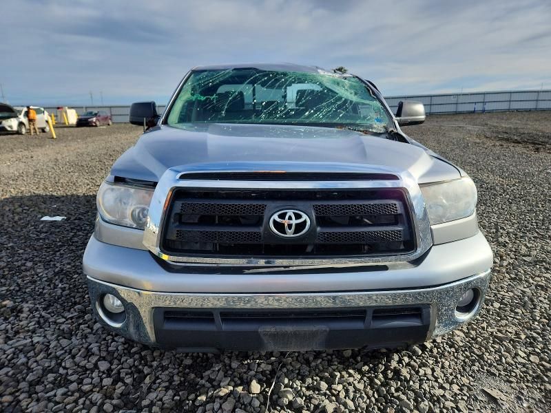 2013 Toyota Tundra Double cab SR5