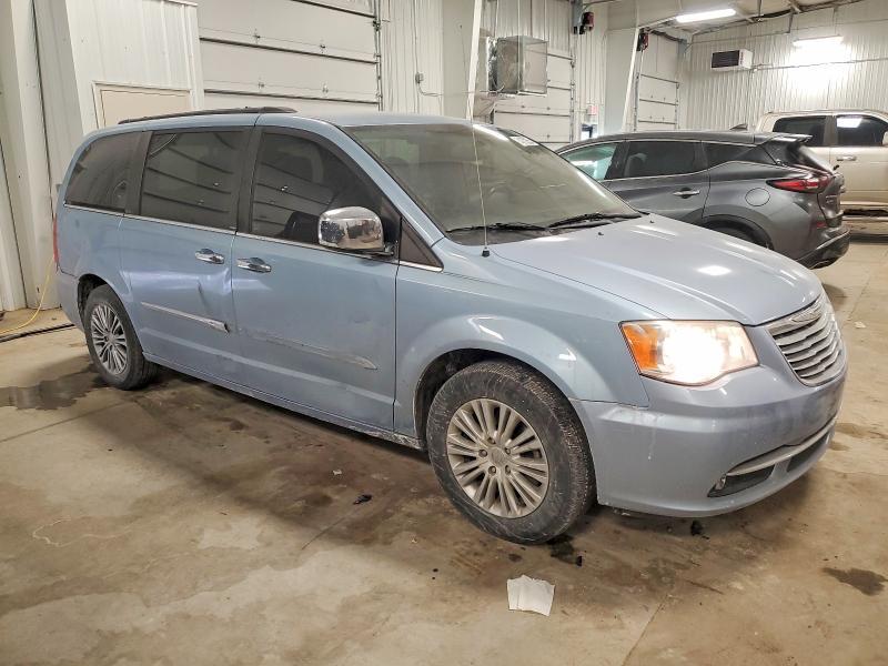 2013 Chrysler Town & Country Touring l