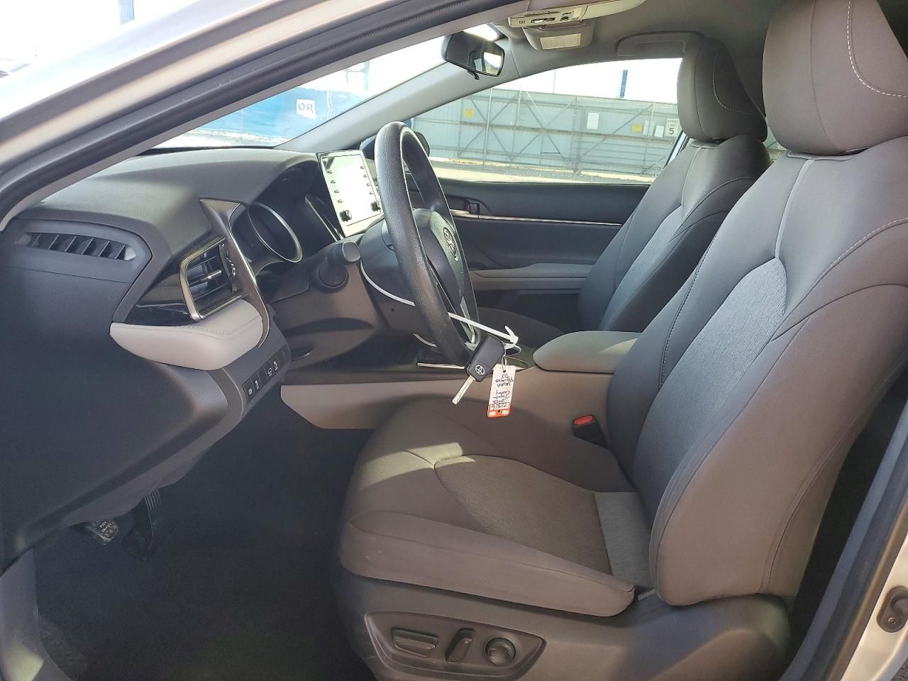 2023 Toyota Camry le