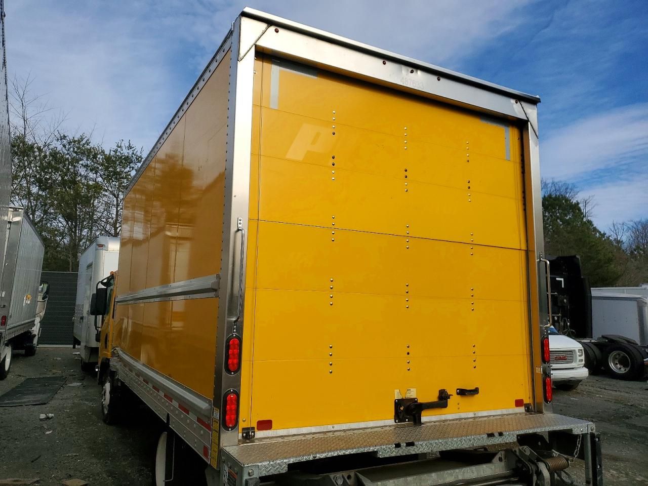 2021 Isuzu NPR HD-BOX Truck