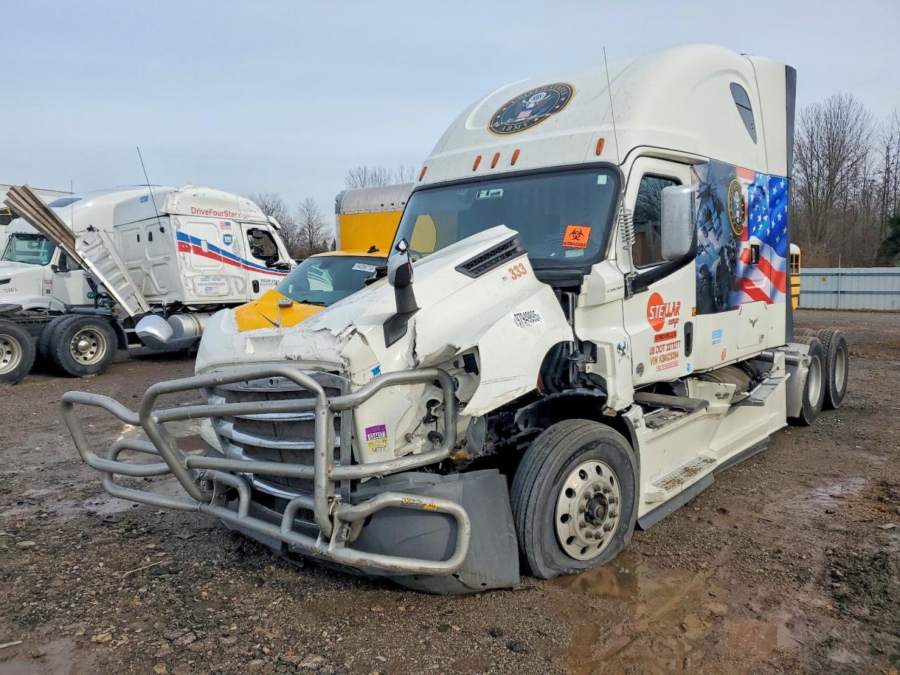 2019 Freightliner Cascadia 126 Semi Truck