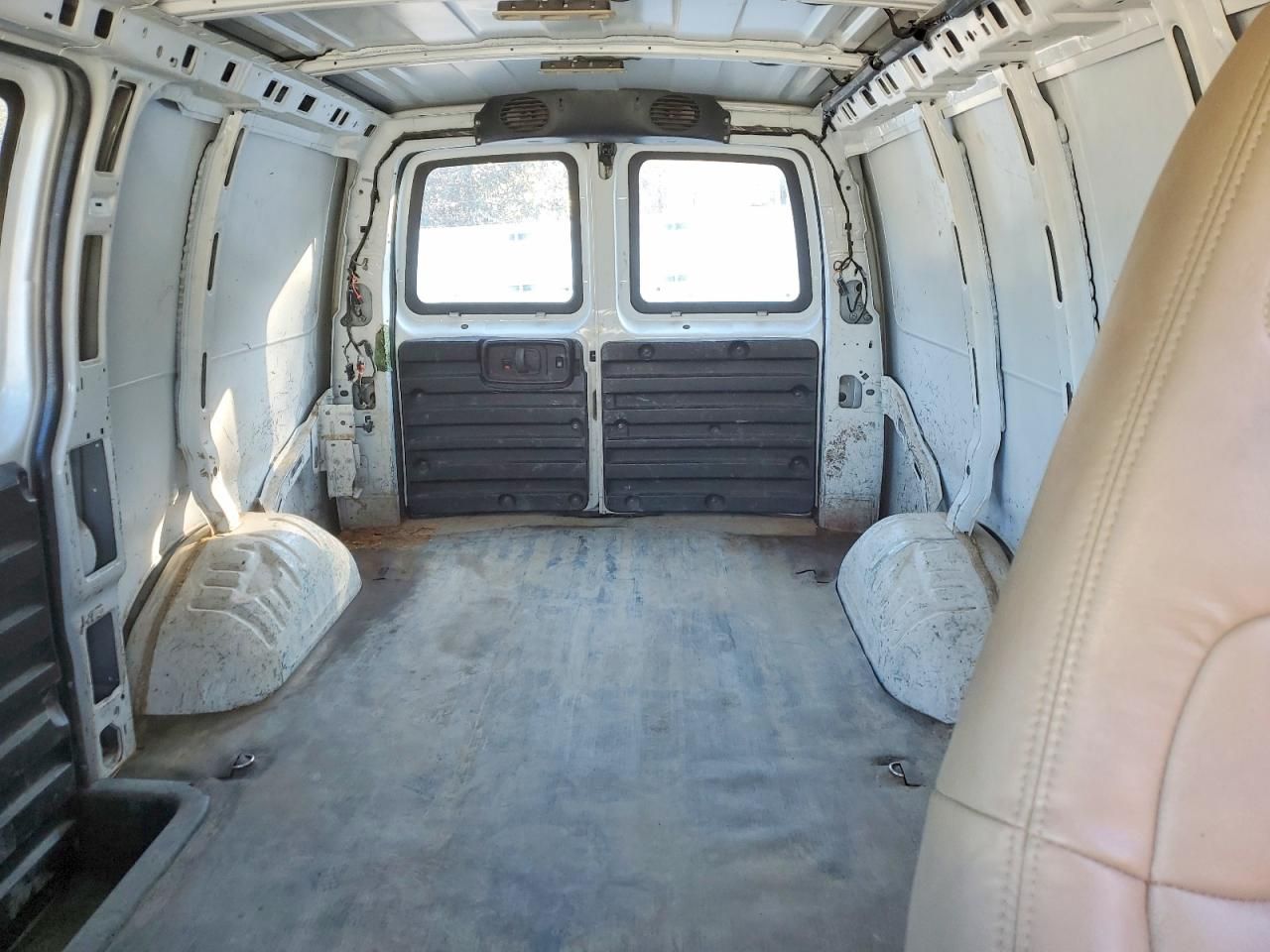 2020 Chevrolet Express G2500