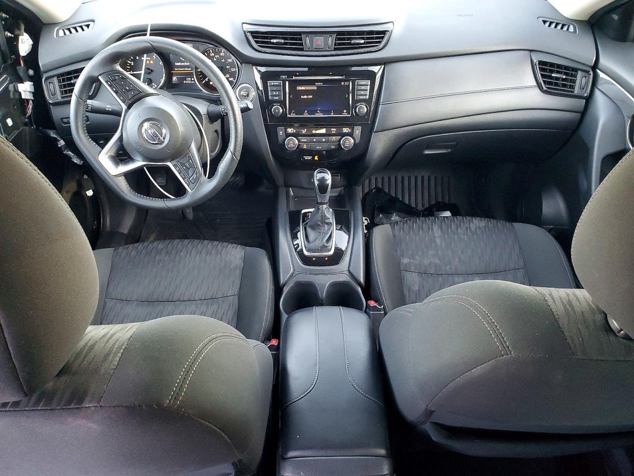 2020 Nissan Rogue sv