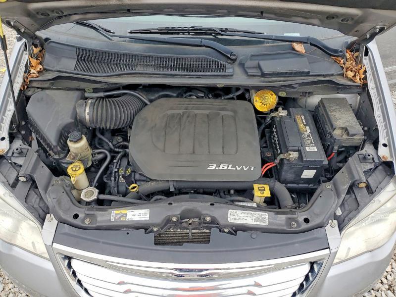 2016 Chrysler Town & Country Touring