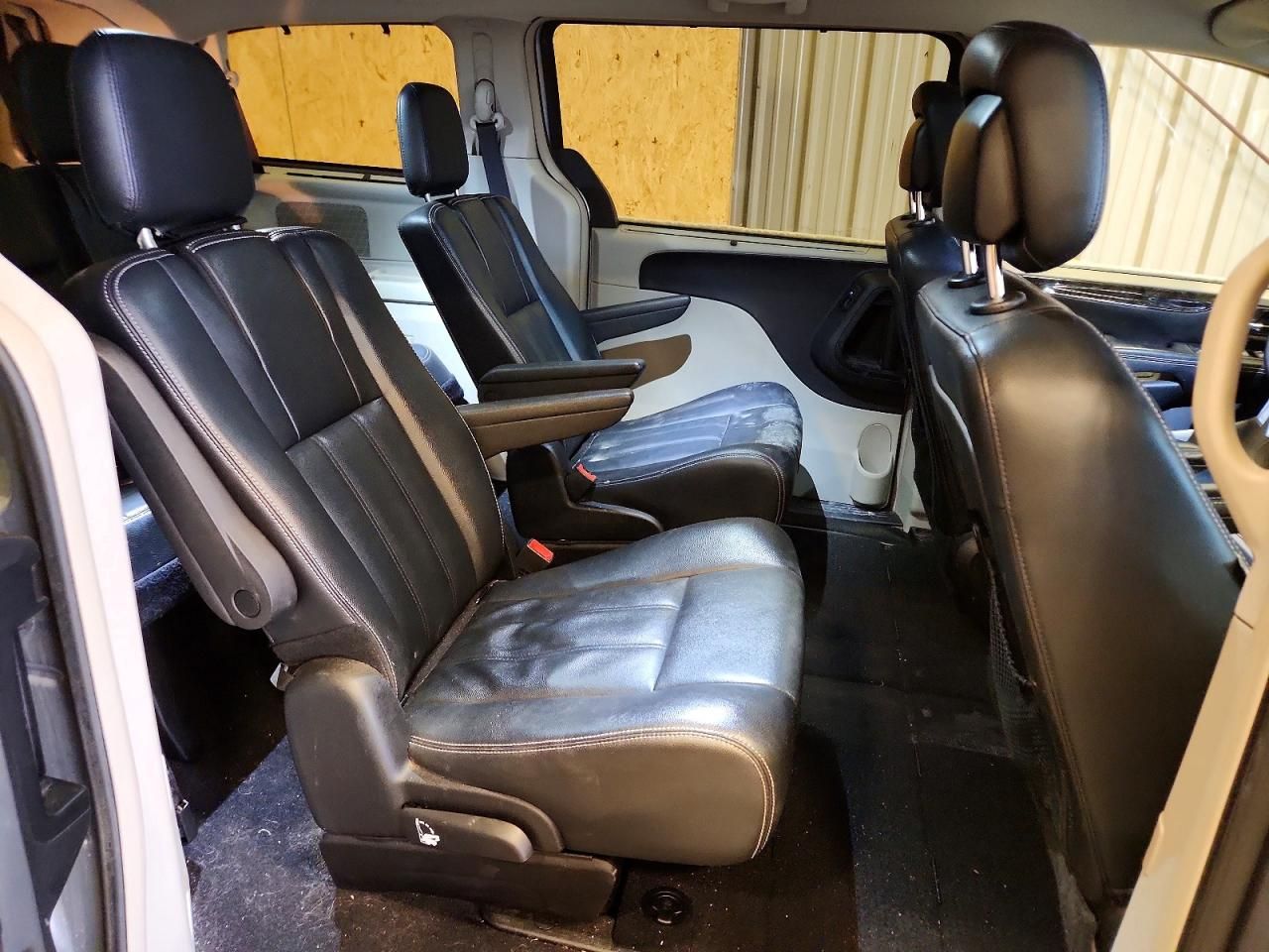 2015 Chrysler Town & Country Touring