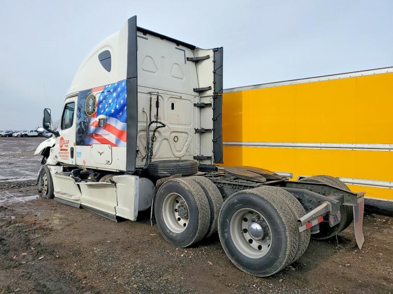 2019 Freightliner Cascadia 126 Semi Truck