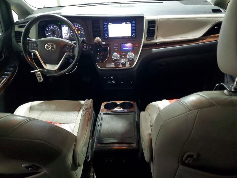 2018 Toyota Sienna xle