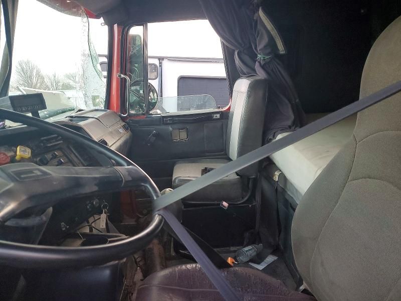 1992 GMC 1992 Volvo WIA Semi Truck